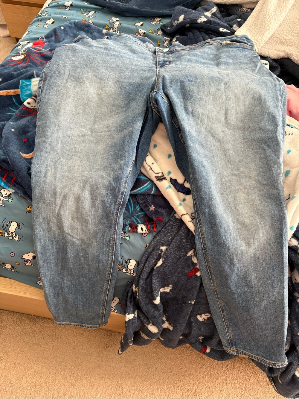 Old Navy Rockstar Super Skinny Mid-Rise Light Blue Jeans